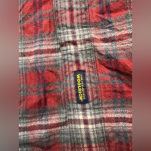 Vintage Woolrich Men's 100% Cotton Flannel Button Down Shirt Red & Gray Plaid - Picture 3 of 5